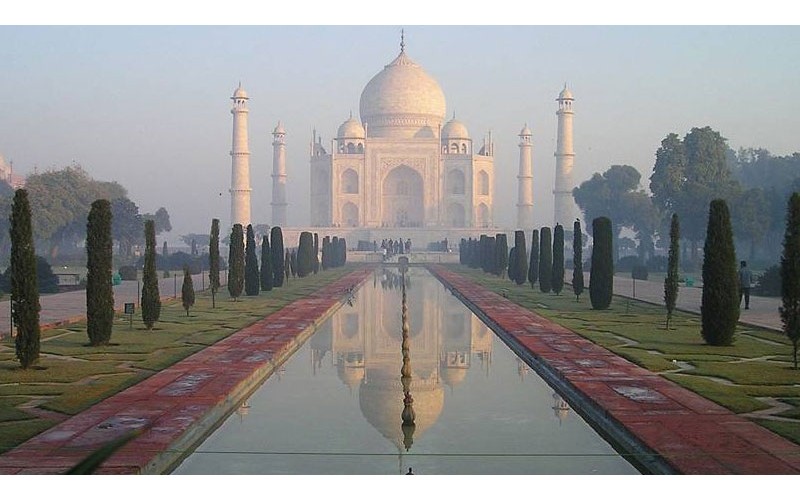 From Delhi Private Sunrise Taj Mahal Tour By Car