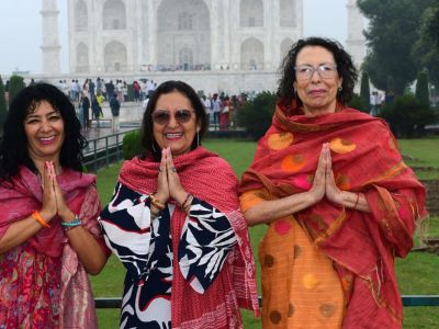 From Delhi: Private Day Trip to Taj Mahal & Agra Fort by Car